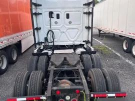 2017 FREIGHTLINER, CASCADIA 125 - Image #2