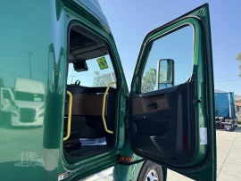 2022 FREIGHTLINER, CASCADIA 126 - Image #4