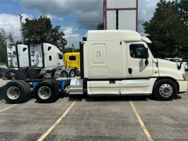 2012 FREIGHTLINER, CASCADIA 125 - Image #4