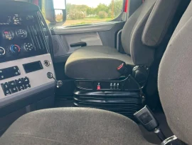 2022 FREIGHTLINER, CASCADIA 126 - Image #2