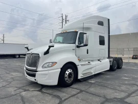 2021 INTERNATIONAL, LT625 - Image #2