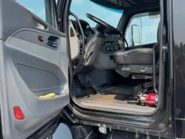 2016 PETERBILT, 579 - Image #5