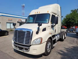 2013 FREIGHTLINER, CASCADIA 113 - Image #3