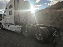 2012 KENWORTH, T700 - Image #2