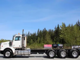 2019 WESTERN STAR, 4900 DAY CAB TRI DRIVE DD16 600HP 18 SPD DOUBLE FRAME FULL LOCKERS - Image #3