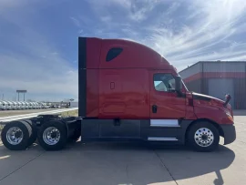 2020 FREIGHTLINER, CASCADIA 126 - Image #4