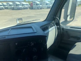 2019 FREIGHTLINER, CASCADIA 126 - Image #3