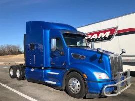 2017 PETERBILT, 579 - Image #3