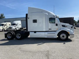 2016 PETERBILT, 579 - Image #2