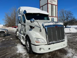 2017 PETERBILT, 587 - Image #2