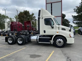 2015 FREIGHTLINER, CASCADIA 113 - Image #5