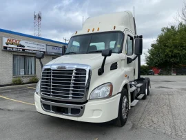 2015 FREIGHTLINER, CASCADIA 113 - Image #2