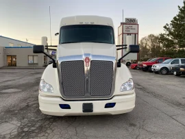 2017 KENWORTH, T680 - Image #3