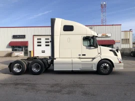 2015 VOLVO, VNL64T670 - Image #5