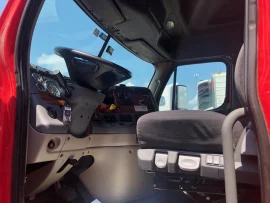 2016 FREIGHTLINER, CASCADIA 125 - Image #4
