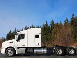 2017 PETERBILT, 579 Highway Tractor Tandem Axle with 72in Sleeper - Image #2