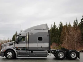 2017 PETERBILT, 579 TANDEM HIGHWAY TRACTOR  - Image #2