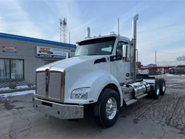 2023 KENWORTH, T880 - Image #2