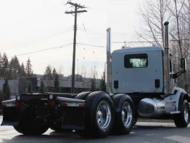 2019 PETERBILT, 567 TANDEM DAY CAB - Image #3