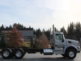 2019 PETERBILT, 567 TANDEM DAY CAB - Image #4