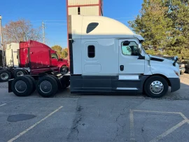 2018 FREIGHTLINER, CASCADIA 126 - Image #4