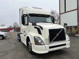 2015 VOLVO, VNL64T670 - Image #4