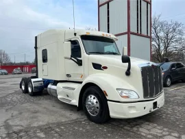 2017 PETERBILT, 579 - Image #4