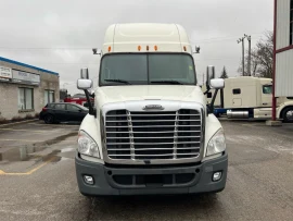 2011 FREIGHTLINER, CASCADIA 125 - Image #4