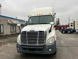 2011 FREIGHTLINER, CASCADIA 125 - Image #3