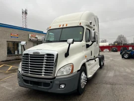 2011 FREIGHTLINER, CASCADIA 125 - Image #2