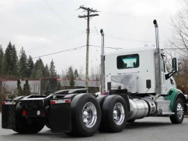 2016 PETERBILT, 567 Tandem Day Cab - Image #4