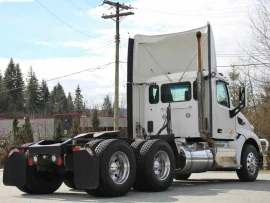 2017 PETERBILT, 579 TANDEM AXLE DAYCAB - Image #4
