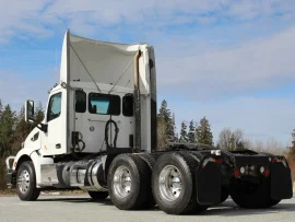 2017 PETERBILT, 579 TANDEM AXLE DAYCAB - Image #3