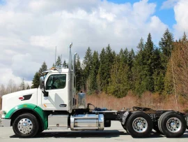 2016 PETERBILT, 567 Tandem Day Cab with Wet Kit - Image #4