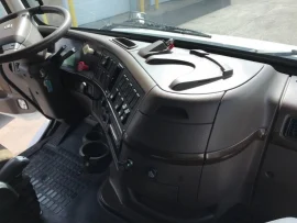 2014 VOLVO, VNL - Image #2