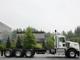 2019 KENWORTH, T800 Extended Daycab Tri-Drive - Image #5