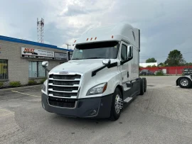 2018 FREIGHTLINER, CASCADIA 126 - Image #2