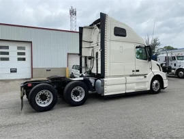 2017 VOLVO, VNL64T670 - Image #5