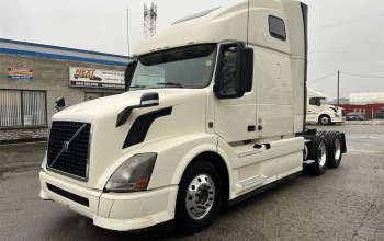 2015 VOLVO, VNL64T670