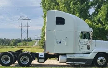 1998 FREIGHTLINER, FLD120