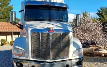 2015 PETERBILT, 579