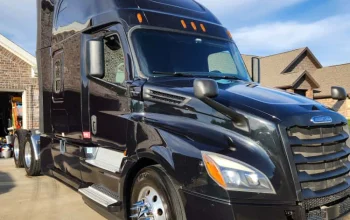 2020 FREIGHTLINER, CASCADIA 126