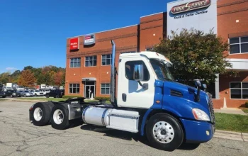 2015 FREIGHTLINER, CASCADIA 113