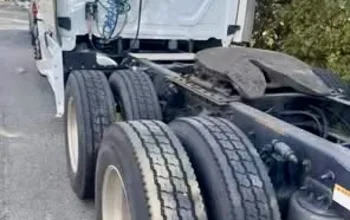 2017 FREIGHTLINER, CASCADIA 132