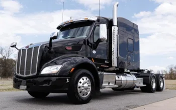 2021 PETERBILT, 579