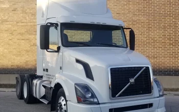 2015 VOLVO, VNL300