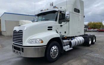 2016 MACK, PINNACLE CXU613
