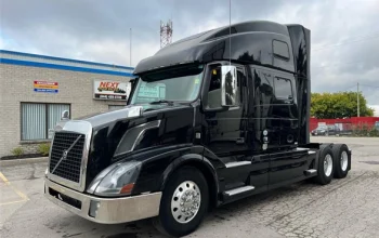2015 VOLVO, VNL64T780