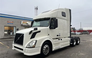 2015 VOLVO, VNL64T670