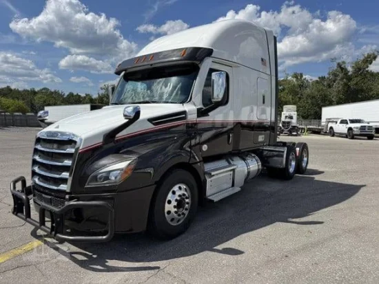2022 FREIGHTLINER, CASCADIA 126 - Image #1